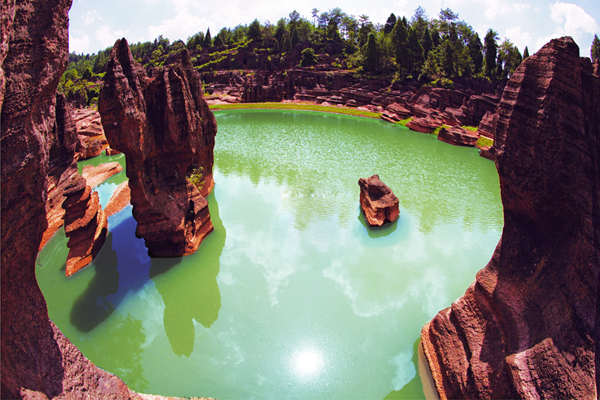 張家界、袁家界、天子山、紅石林、鳳凰古城四晚五日游